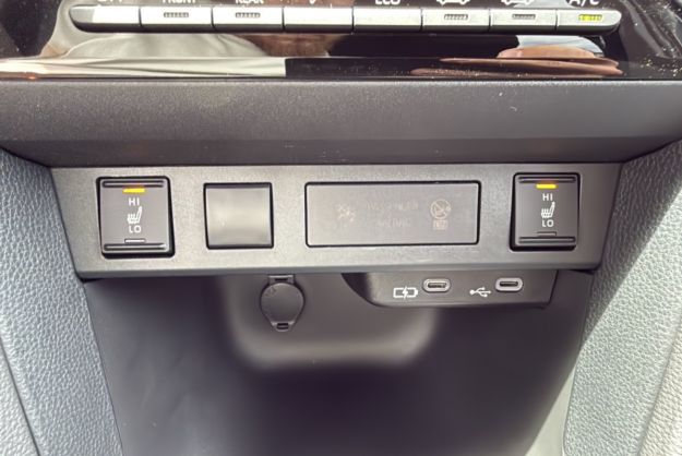TOYOTA YARIS CROSS HYBRIDE 116 DESIGN PLUS