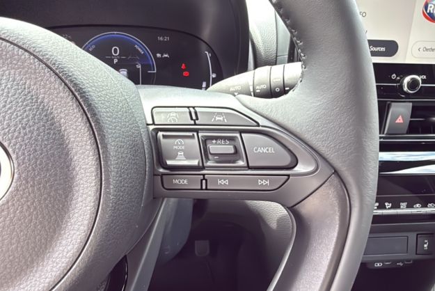 TOYOTA YARIS CROSS HYBRIDE 116 DESIGN PLUS