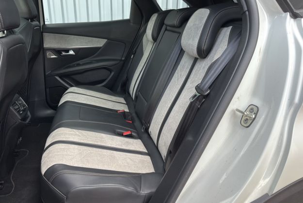 PEUGEOT 3008 HYBRID4 300 GT PACK T.O BLACK
