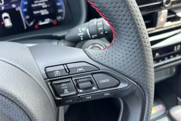 TOYOTA YARIS CROSS HYBRIDE 130 2WD GR SPORT