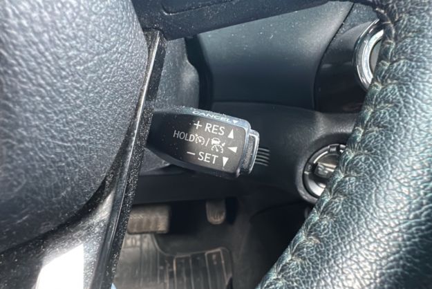 TOYOTA HILUX INVINCIBLE X-TRA CAB 2.8 D-4D 204 BVA 