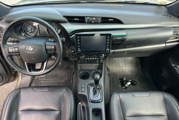 TOYOTA HILUX INVINCIBLE X-TRA CAB 2.8 D-4D 204 BVA 