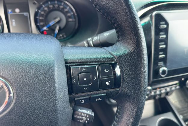 TOYOTA HILUX INVINCIBLE X-TRA CAB 2.8 D-4D 204 BVA 