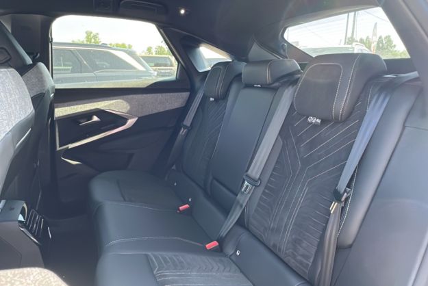 PEUGEOT 3008 HYBRID 145 E-DCS6 GT ALCANTARA