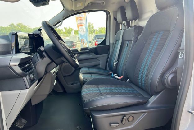 FORD TRANSIT CUSTOM 170 BVA8 SPORT L1H1 320