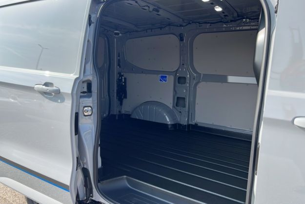 FORD TRANSIT CUSTOM 170 BVA8 SPORT L1H1 320