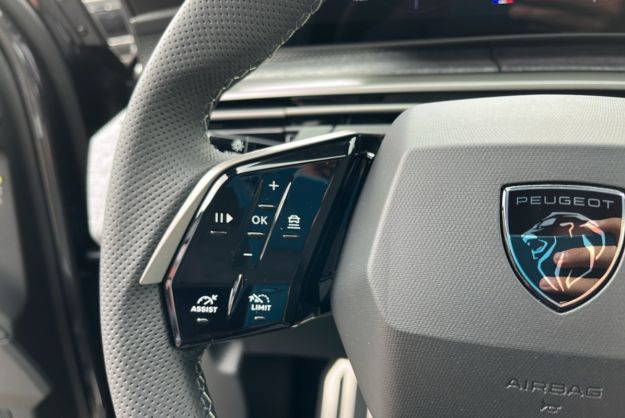 PEUGEOT 5008 HYBRID 145 E-DCS6 GT 360 7PL