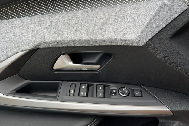 PEUGEOT 5008 HYBRID 145 E-DCS6 GT 360 7PL