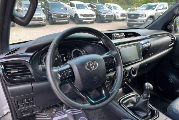 TOYOTA HILUX X-TRA D-4D 2.4 150 LEGENDE