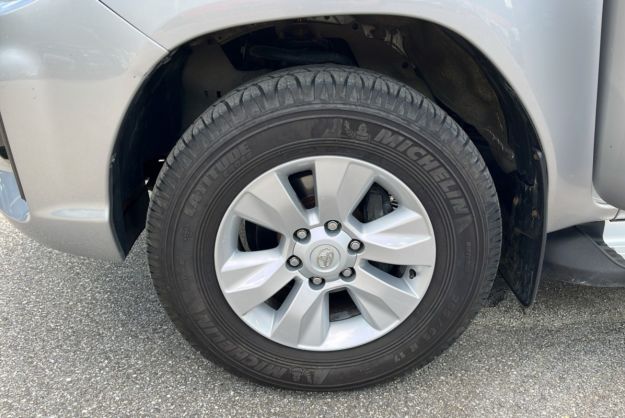 TOYOTA HILUX X-TRA D-4D 2.4 150 LEGENDE