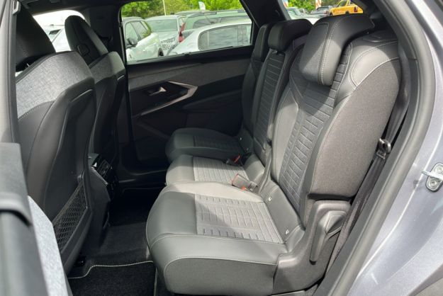 PEUGEOT 5008 HYBRID 145 E-DCS6 GT 360 7PL