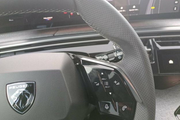 PEUGEOT 5008 HYBRID 145 E-DCS6 GT 360 7PL