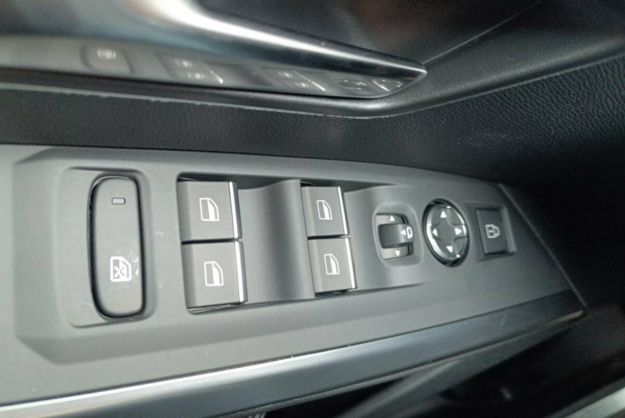 PEUGEOT 5008 HYBRID 145 E-DCS6 GT 360 7PL