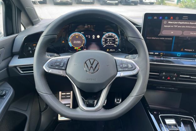 VOLKSWAGEN GOLF E-TSI 150 DSG R-LINE