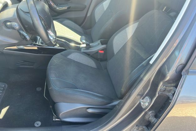PEUGEOT 2008 1.5 HDI 100 SIGNATURE