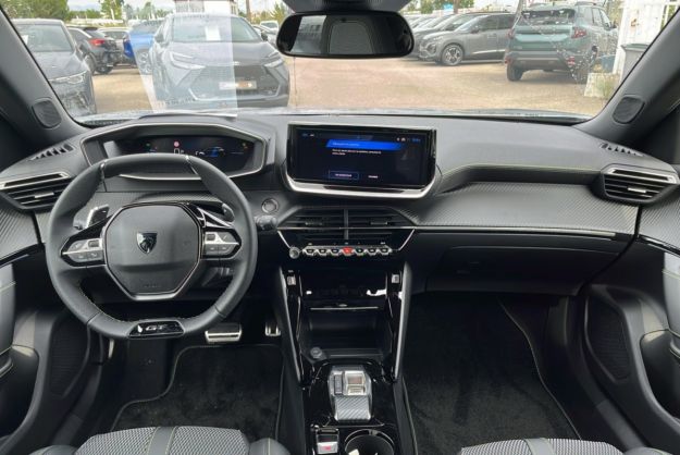 PEUGEOT 2008 HYBRID 145 E-DSC6 GT VISION