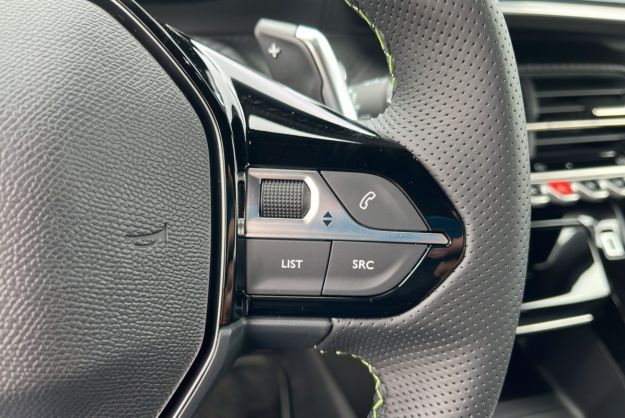 PEUGEOT 2008 HYBRID 145 E-DSC6 GT VISION