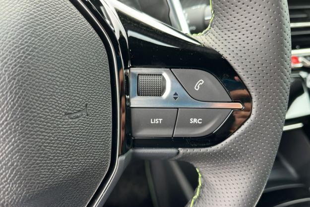 PEUGEOT 2008 HYBRID 145 E-DSC6 GT VISION