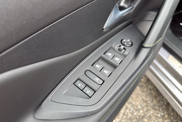 PEUGEOT 308 1.5 HDI 130 EAT8 GT