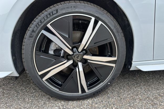 PEUGEOT 308 1.5 HDI 130 EAT8 GT