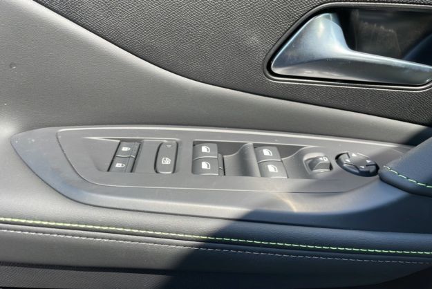 PEUGEOT 308 1.5 HDI 130 EAT8 GT