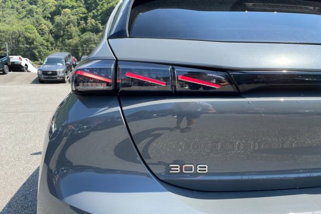 PEUGEOT 308 1.5 HDI 130 EAT8 GT