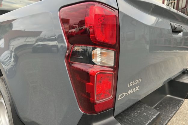 ISUZU D-MAX 1.9 TD 164 N60 B SPACE CAB AT BAC