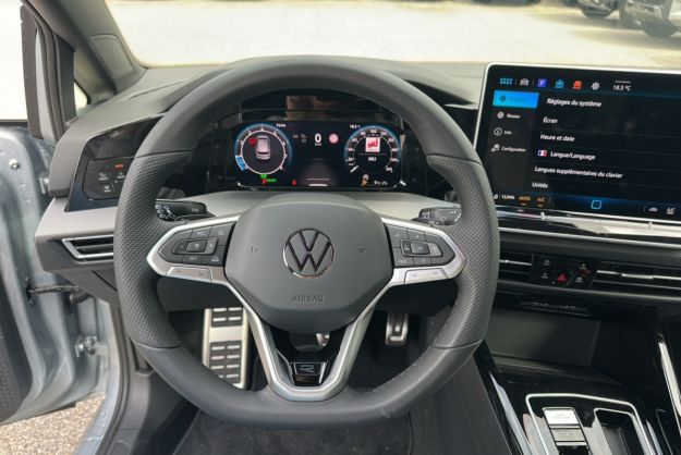 VOLKSWAGEN GOLF E-TSI 150 DSG R-LINE
