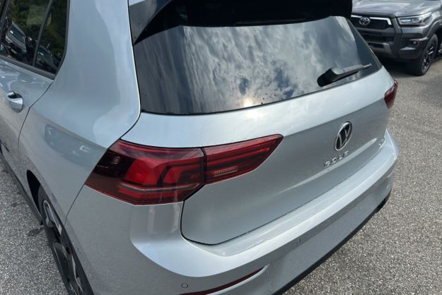 VOLKSWAGEN GOLF E-TSI 150 DSG R-LINE