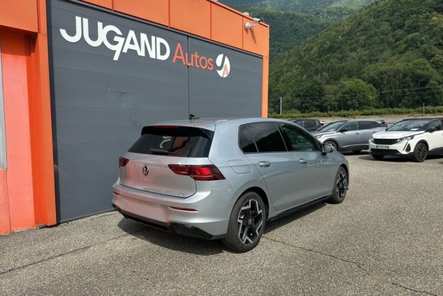 VOLKSWAGEN GOLF E-TSI 150 DSG R-LINE