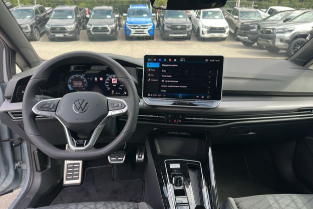 VOLKSWAGEN GOLF E-TSI 150 DSG R-LINE