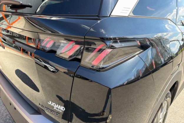 PEUGEOT 5008 HYBRID 145 E-DCS6 ALLURE PLUS