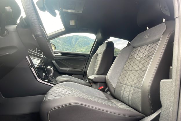 VOLKSWAGEN T-ROC TDI 150 DSG7 R-LINE BLACK