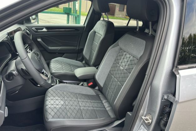 VOLKSWAGEN T-ROC TDI 150 DSG7 R-LINE BLACK