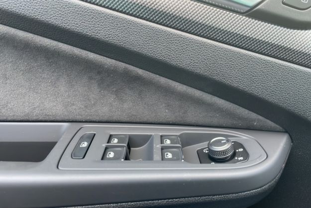 VOLKSWAGEN GOLF E-TSI 150 DSG R-LINE T.O