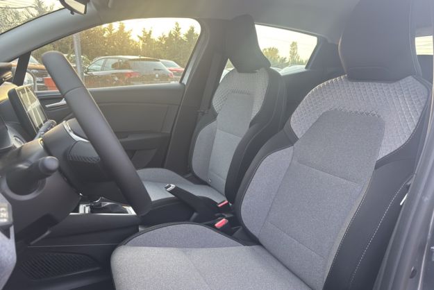 RENAULT CLIO V TCE 90 CVT EVOLUTION PK LOOK