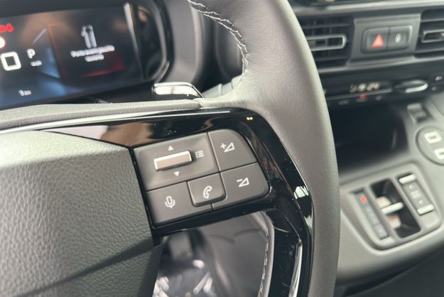 CITROEN BERLINGO BLUEHDI 130 EAT8 MAX