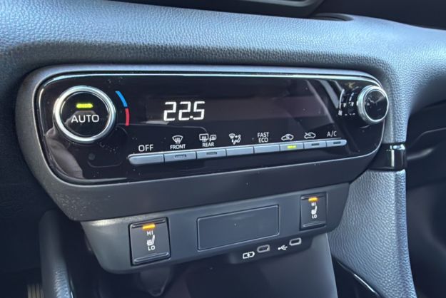 TOYOTA YARIS 1.5 HYBRID 116 BVA DESIGN