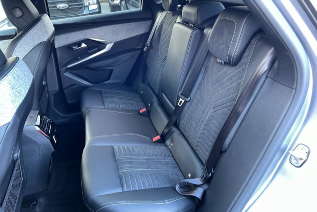 PEUGEOT 3008 HYBRID 145 E-DCS6 GT ALCANTARA
