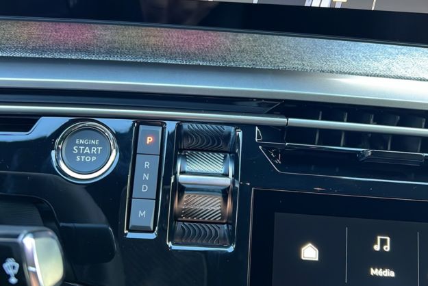 PEUGEOT 3008 HYBRID 145 E-DCS6 GT ALCANTARA