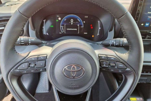 TOYOTA YARIS 1.5 HYBRID 116 BVA DESIGN PLUS