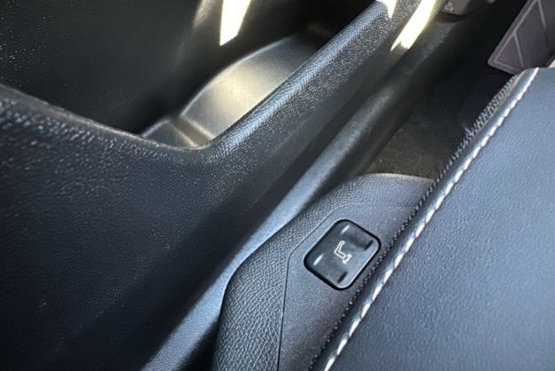 PEUGEOT 5008 HYBRID 145 E-DCS6 ALLURE PLUS