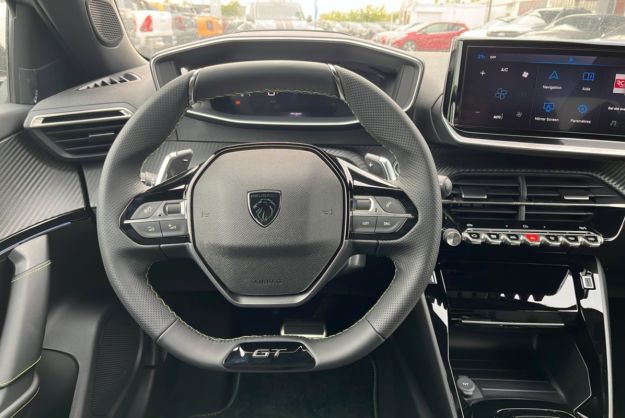 PEUGEOT 2008 HYBRID 145 E-DSC6 GT VISION