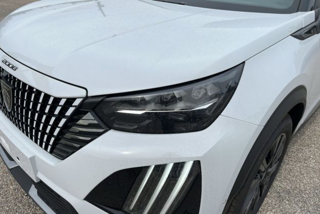 PEUGEOT 2008 HYBRID 145 E-DSC6 GT VISION