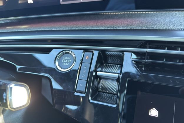 PEUGEOT 3008 NEW HYBRID 145 E-DCS6 GT 360