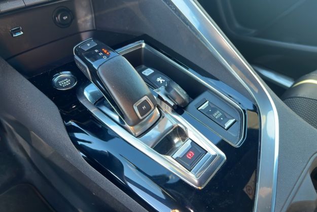 PEUGEOT 3008 1.5 HDI 130 EAT8 GT LINE