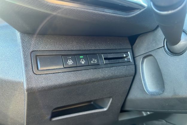 PEUGEOT 3008 1.5 HDI 130 EAT8 GT LINE