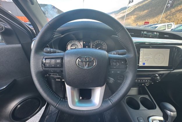 TOYOTA HILUX 2.8 D4-D 204 BVA LEGENDE 4PL
