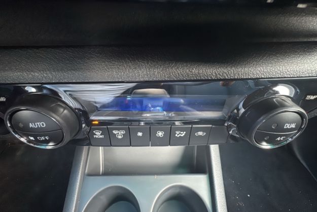 TOYOTA HILUX 2.8 D4-D 204 BVA LEGENDE 4PL