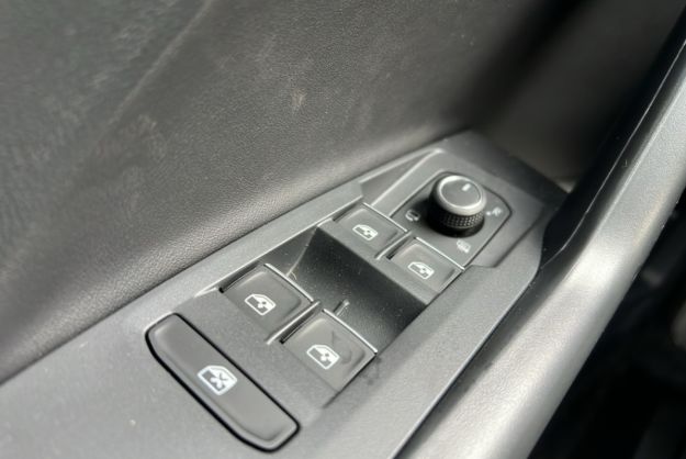 VOLKSWAGEN T-CROSS TSI 116 DSG7 R-LINE